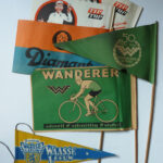 Lot 3: Papierwimpel, 5 St., 2 x Wanderer (1935), 1 x Diamant (um 1955), 2 x Tip-Top (um 1955)+ Stoffwimpel "Waasse Leeuw"