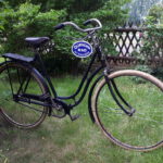 Lot 89: Dürkopp-Damenrad, lt. Nabe von 1931, guter, fahrbereiter Originalzustand, mit altem Verkaufsanhänger aus Karton